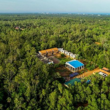 Paradisestay Auro Jungle Resort Пондичерри Экстерьер фото